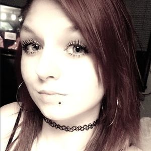 Meet your Posher, Holly